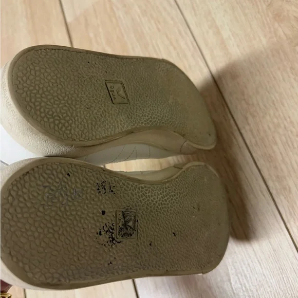 Veja Esplar Stitched Logo Sneakers - Picture 8 of 10